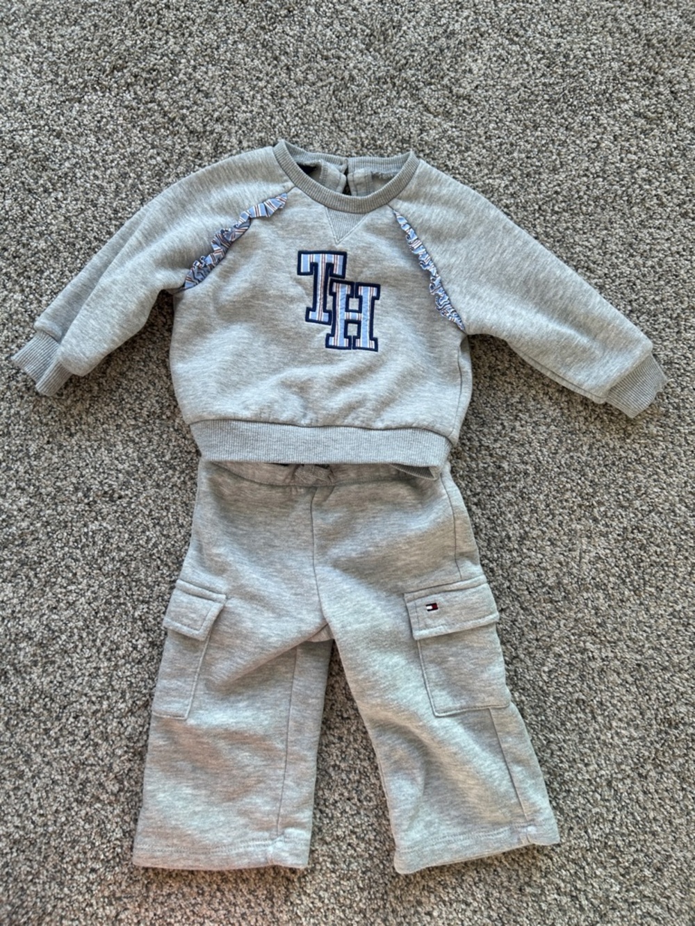 Tommy Hilfiger Grey Sweatshirt & Cargo Joggers Set with Navy TH Logo